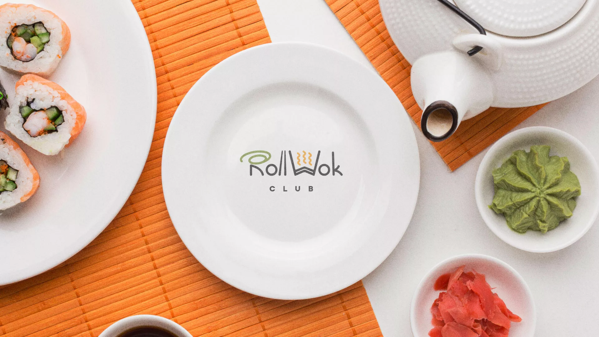 Разработка логотипа и фирменного стиля суши-бара «Roll Wok Club» в Тайшете
